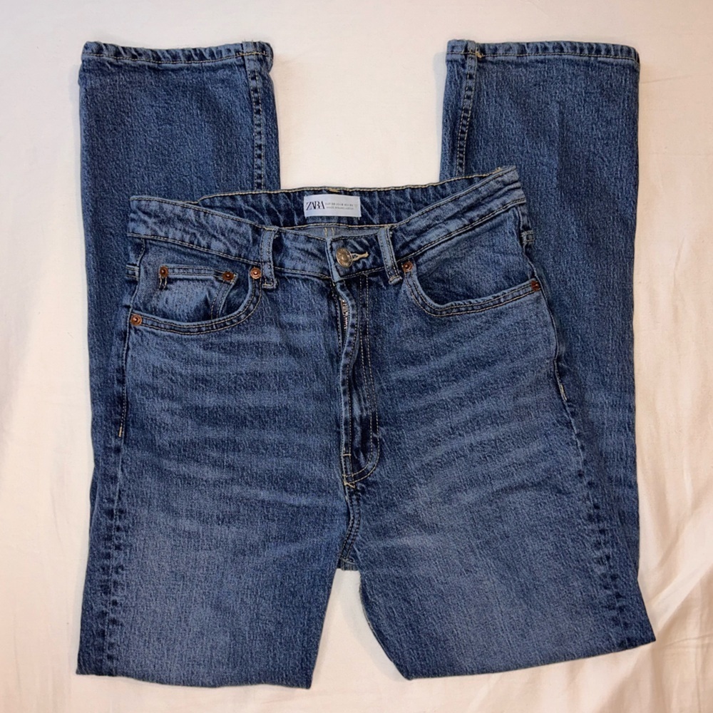 ZARA Mid-Rise Straight Leg Jeans Size 6 Medium Wash - Picture 2 of 4